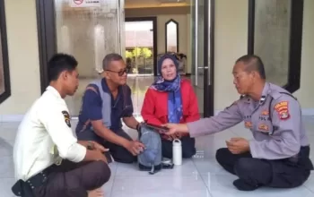 Aksi Terpuji Aiptu Supriyanto, Kembalikan Uang Rp 100 Juta Milik Pemudik yang Tertinggal di Rest Area
