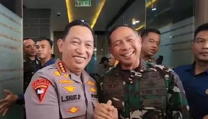 Respons Bentrok Brimob vs TNI di Sorong, Kapolri Rangkul Jenderal Agus