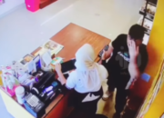 Pria Ini Remas Payudara Kasir Toko Kue di Depok, Terekam CCTV