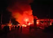 Polisi Buru Anggota KKB yang Bakar 12 Kios & Gedung Sekolah di Paniai