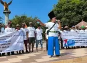 LSM Gempur Bersama Puluhan Tukang Becak Aksi Damai Dukung Pelaksanaan KTT WWF