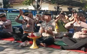Personel Polsek Denbar Berdoa Bersama, Mohon Kelancaran KTT WWF ke-10 di Bali