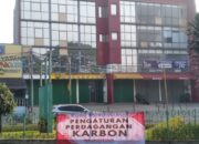 Kemah Indonesia Sebarkan & Pasang Spanduk di Jakarta, Dukung Pengaturan Perdagangan Karbon