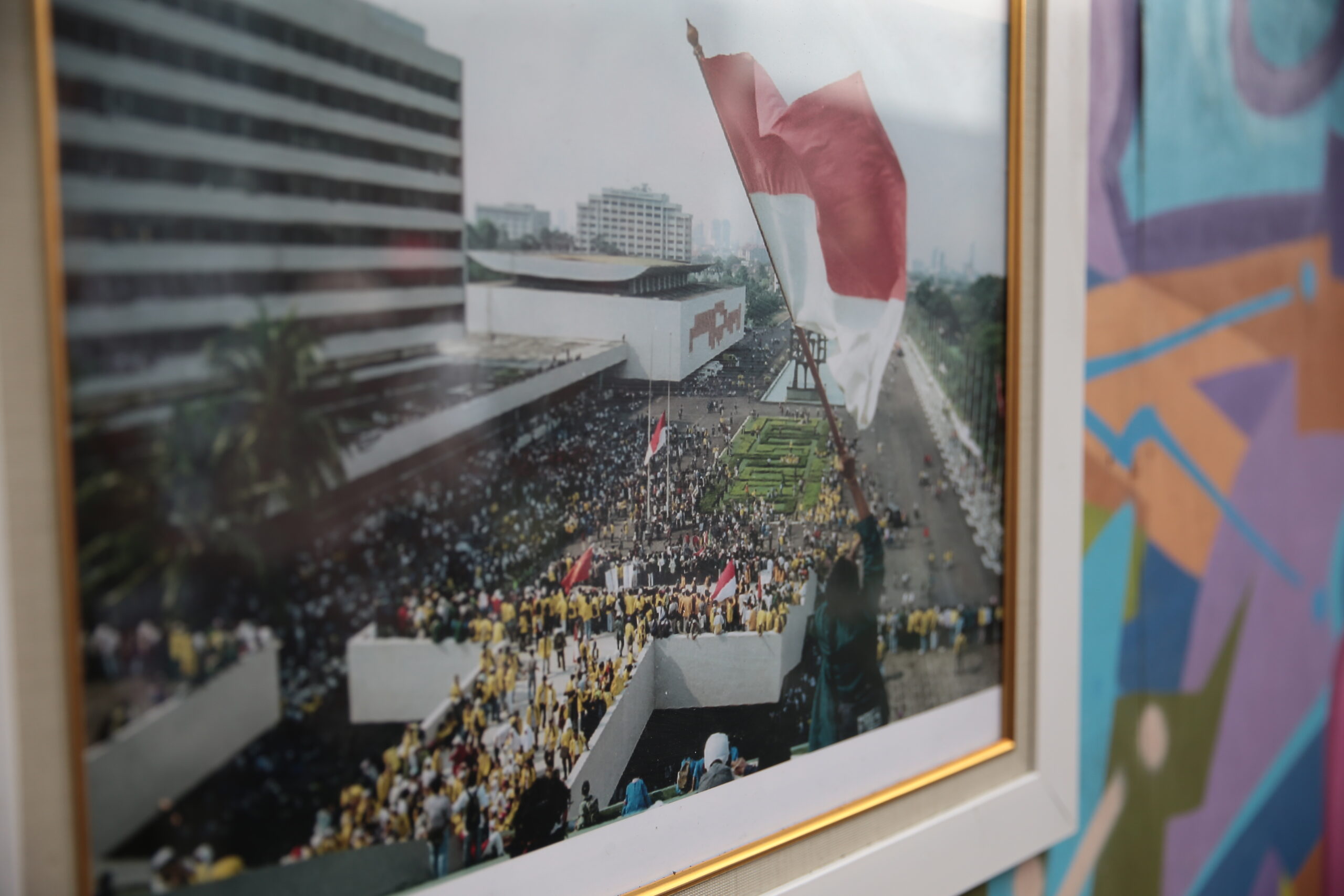 Aksi Instalasi Peringatan 26 Tahun Reformasi