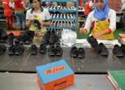 Ratusan Karyawan Bata Kena PHK, Ini Sebabnya
