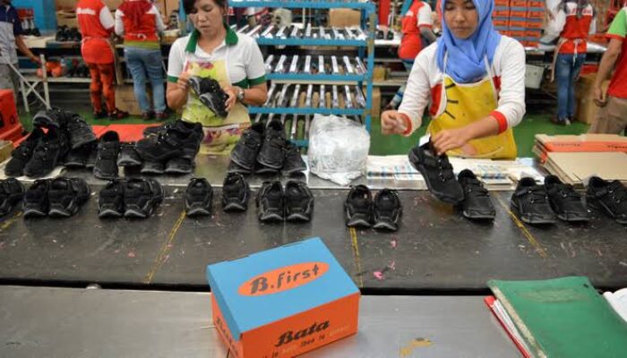 Ratusan Karyawan Bata Kena PHK, Ini Sebabnya