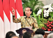 Presiden Jokowi Sambut Hangat Kedatangan Paus Fransiskus