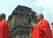 Ribuan Umat Budha Ikuti Prosesi Arak Arakan Tanda Dimulainya Rangkaian Waisak