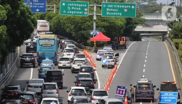 Libur Panjang Lalin Tol Jakarta-Cikampek dan Jagorawi Padat