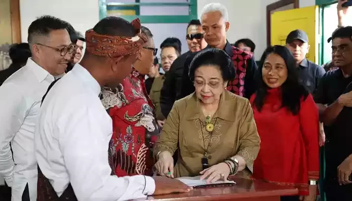 Peringati Hari Lahir Pancasila, Megawati Sambangi Tempat Pengasingan Bung Karno di Ende