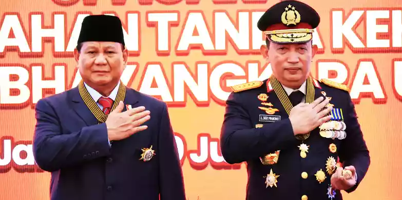 Prabowo Subianto Resmi Terima Anugerah Bintang Bhayangkara Utama dari Polri