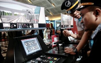 Cobain Jadi Masinis LRT di Jakarta Fair 2024