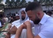 Viral Shalat Idul Adha di Bali Dibanjiri Bule, Netizen : Serasa di Mekkah