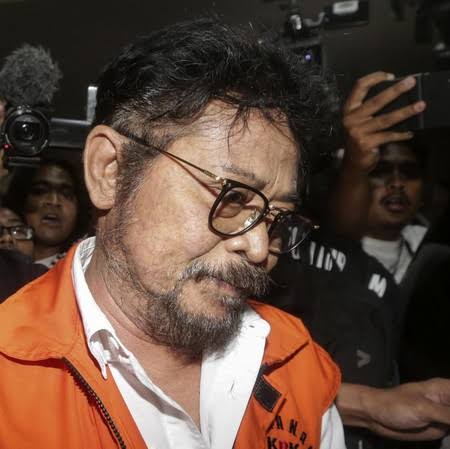 SYL Dituntut 12 Tahun Penjara serta Bayar Rp 44,2 Miliar & 30 Ribu USD