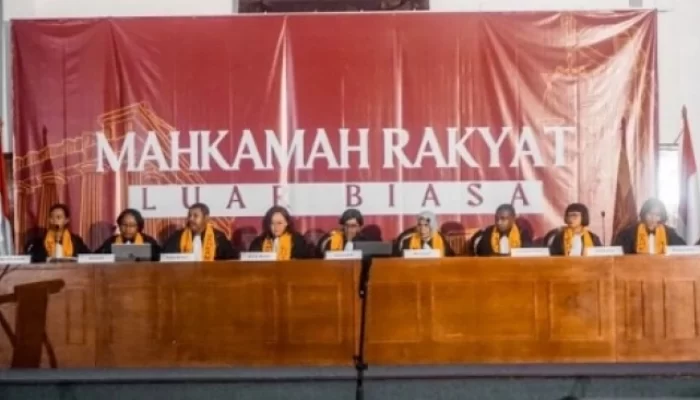 Mahkamah Rakyat, Cermin Publik Tak Puas Dengan Jokowi