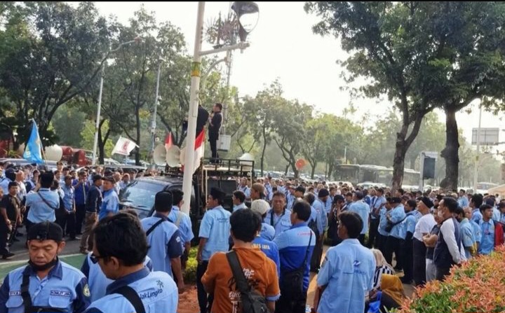 Simak Imbas Dari Demo Supir JakLingko dan Mikrotrans di Balai Kota DKI Hari Ini