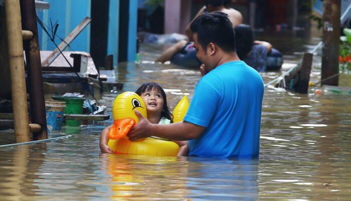 Jakarta Dilanda Banjir Senin Pagi, Mobilitas di Utara dan Selatan Terganggu