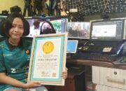 Fitria Khasanah Raih Penghargaan Rekor Developer Game Edukasi Termuda dan Terbanyak