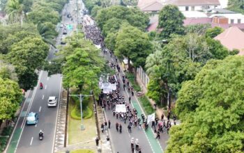 Massa PDIP Longmarch ke Komnas HAM Peringati Kudatuli
