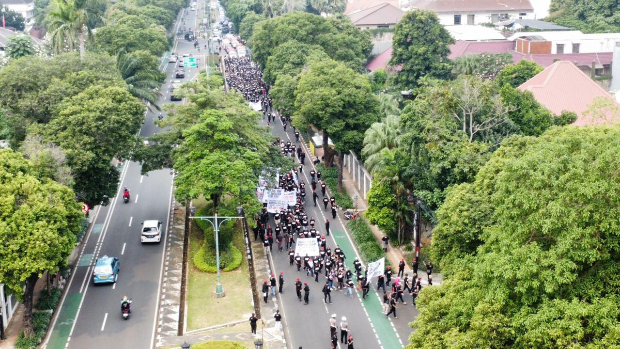 Massa PDIP Longmarch ke Komnas HAM Peringati Kudatuli