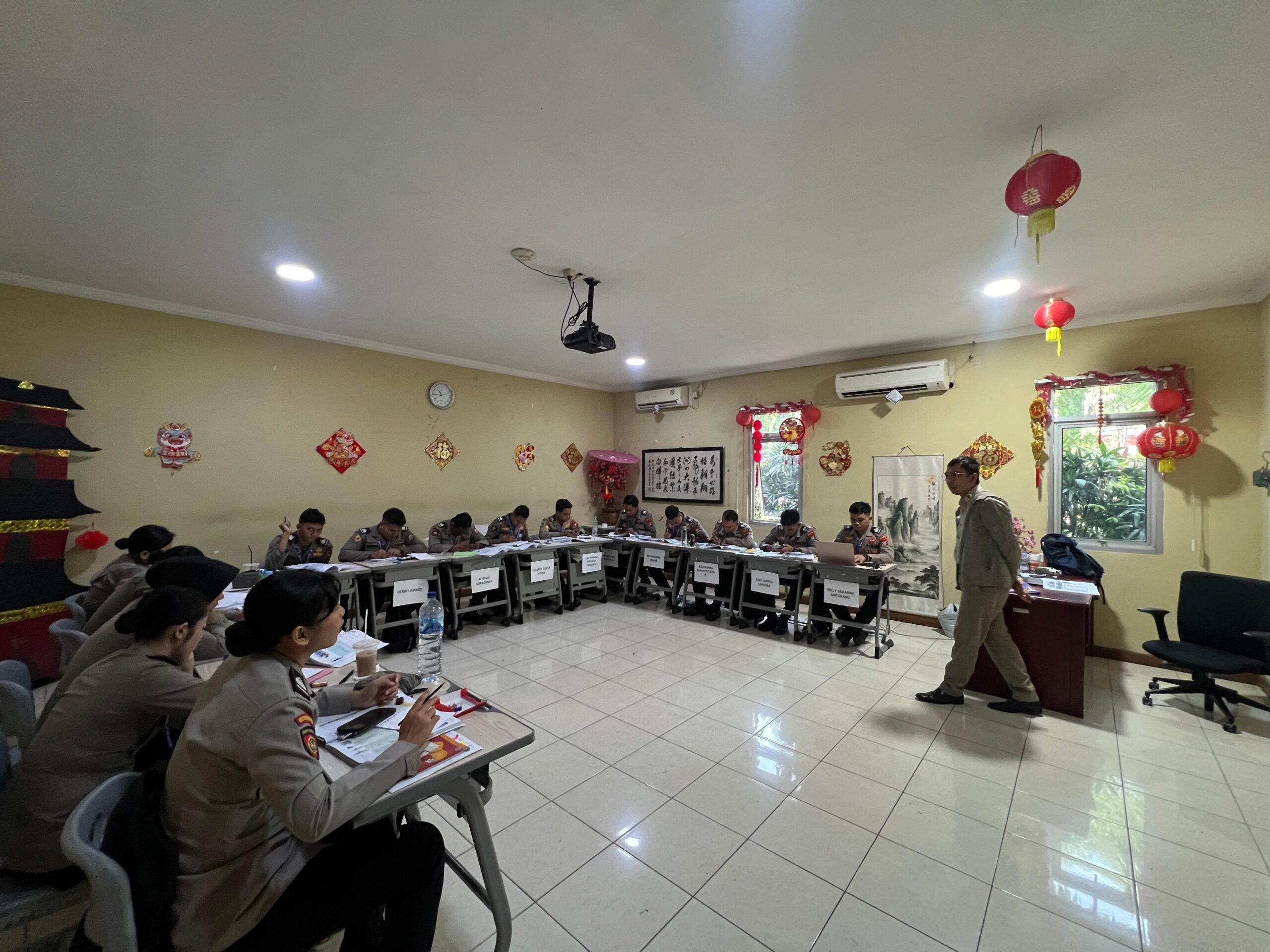 Mengenal Lebih Jauh Sekolah Bahasa Polri, Tempatnya Poliglot Bhayangkara
