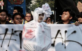 Tolak RUU TNI dan Polri, BEM Seluruh Indonesia Gelar Aksi “Pekan Reformati”