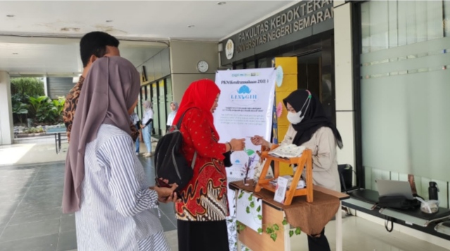 Inovasi Mahasiswa Unnes Ciptakan “Linggih” Alas Duduk Toilet Larut Air : Praktis, Higienis & Ramah Lingkungan