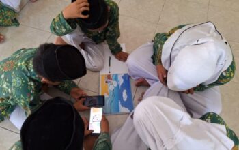 Tingkatkan Literasi Bencana untuk Siswa SD, Tim PKM-PM UNNES Ciptakan AR Book & Maket Ilmiah