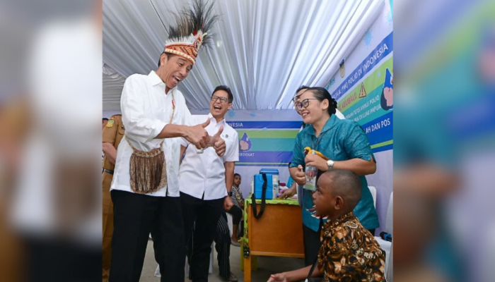 Presiden Jokowi Hadiri Vaksinasi Polio di Jayapura