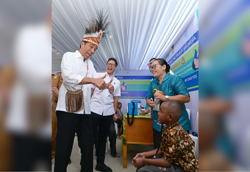 Jokowi Vaksinasi Polio di Jayapura