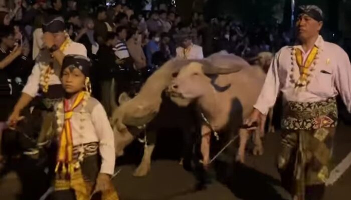 Menilik Kesakralan Peringatan Malam 1 Suro Keraton Surakarta Hadiningrat