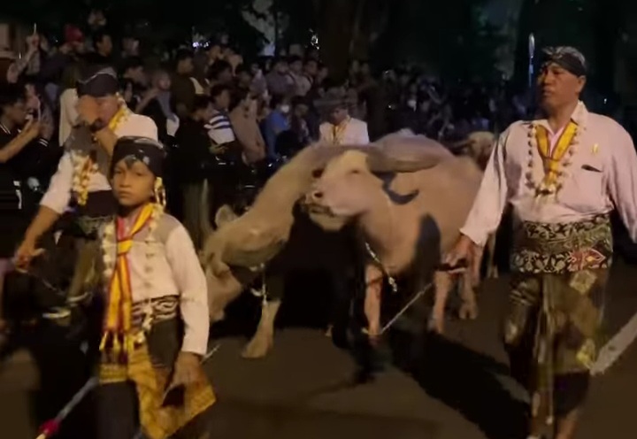 Menilik Kesakralan Peringatan Malam 1 Suro Keraton Surakarta Hadiningrat