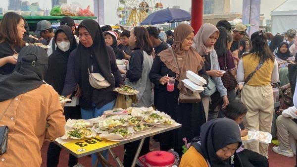 Puncak HUT Bhayangkara di Monas Bawa Rezeki, Dagangan PKL & UMKM Laris Manis