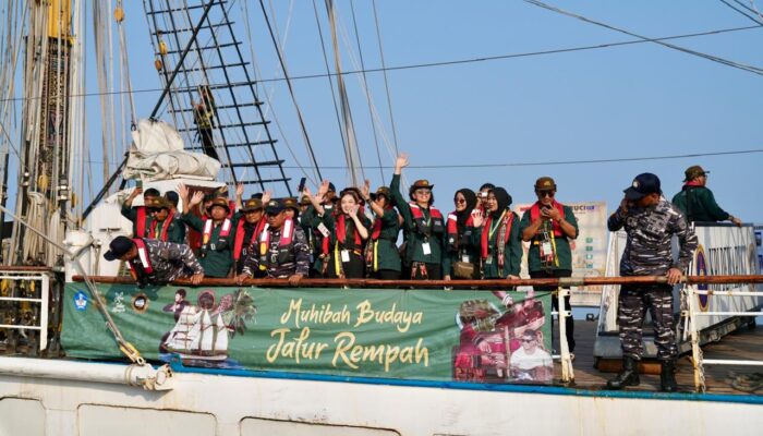 KRI Dewaruci Bersama Rombongan Muhibah Budaya Jalur Rempah Singgah di Lampung