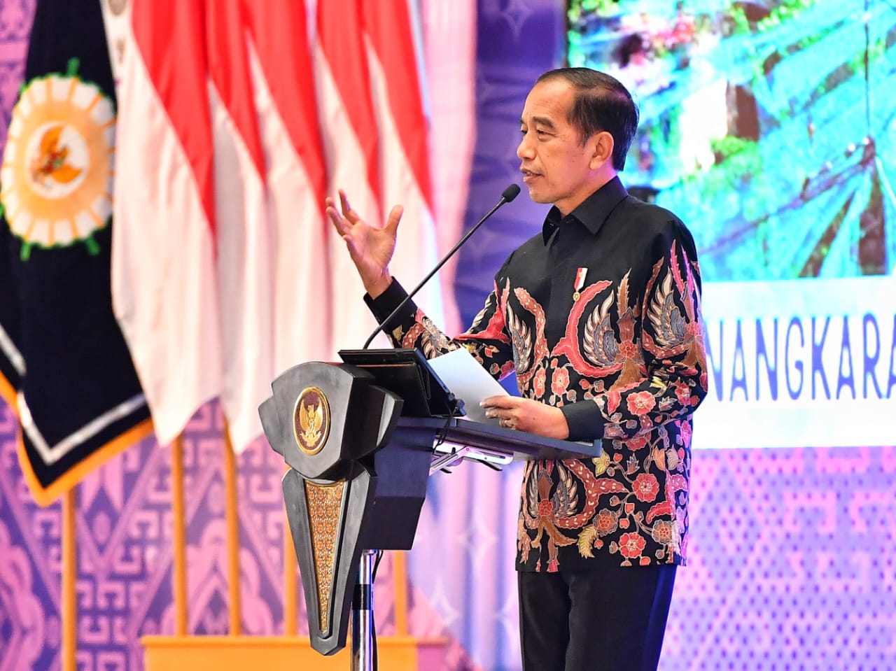 Hadir di Rakernas XVI APKASI, Presiden Jelaskan Tantangan Bangsa dan Upaya Penguatan Daya Saing Nasional