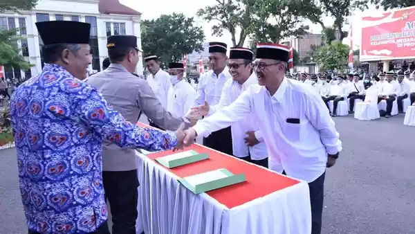 Guru Besar Unja Eks NII Ikrar Setia kepada NKRI Bersama 255 Orang Lainnya