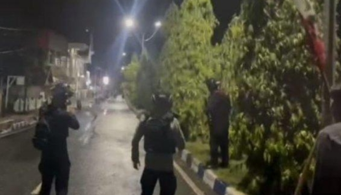 Telusur Fakta Terjadinya Bentrok Brimob dan Polisi di Tual Maluku