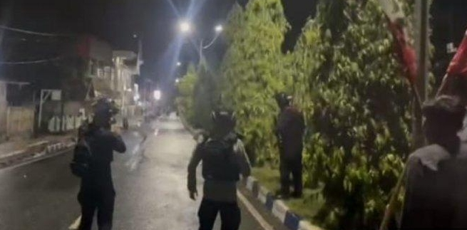 Telusur Fakta Terjadinya Bentrok Brimob dan Polisi di Tual Maluku