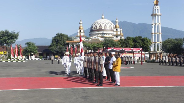 Sebanyak 364 Bintara Polda Metro 2024 Dilantik di SPN Lido