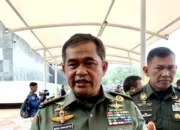 Ingat Joni Bocah Pemanjat Tiang Bendera yang Viral? KSAD Pastikan Dia Ikut Seleksi Lanjutan Masuk TNI