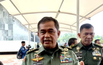 Ingat Joni Bocah Pemanjat Tiang Bendera yang Viral? KSAD Pastikan Dia Ikut Seleksi Lanjutan Masuk TNI