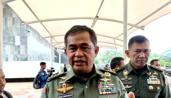 Ingat Joni Bocah Pemanjat Tiang Bendera yang Viral? KSAD Pastikan Dia Ikut Seleksi Lanjutan Masuk TNI
