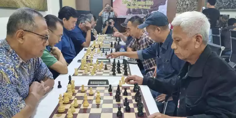 Renggangkan Ketegangan Pilpres, Para Aktivis Berbondong-bondong Ikut Turnamen Catur