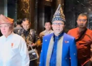 Zulhas Kenakan Pakaian Adat Lampung di Upacara HUT RI ke-79, Ajak Masyarakat Jaga Persatuan