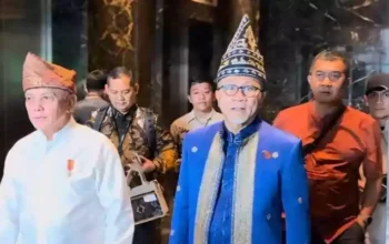 Zulhas Kenakan Pakaian Adat Lampung di Upacara HUT RI ke-79, Ajak Masyarakat Jaga Persatuan