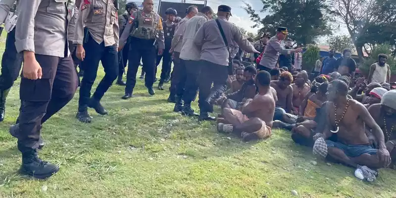 Polisi Berhasil Amankan 81 Pembakar Kantor KPU Papua Pegunungan
