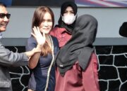FOTO: Jessica Kumala Wongso Tersenyum Hirup Udara Bebas
