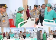 Kunjungi RS Bhayangkara, Kapolda Sulteng Jenguk Korban Ricuh Demo Tolak Revisi UU Pilkada
