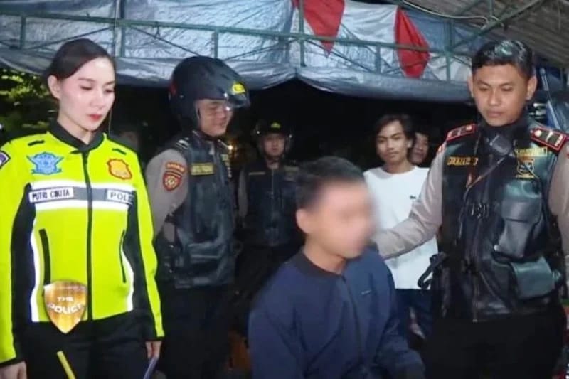 Viral Polwan Marahi & Dorong Warga Saat Makan, Ini Penjelasan Polri dan Kompolnas