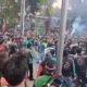 Oknum Ojol Provokasi Tembakkan Petasan ke Petugas Diamankan Massa: Merusak Citra Ojol, Gak Usah Ikut Demo Lagi & Pulang !